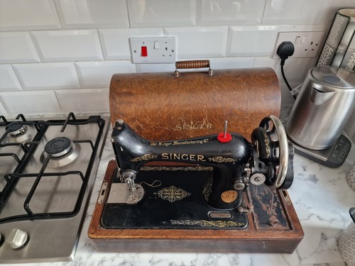 Singer antique vintage - antique,