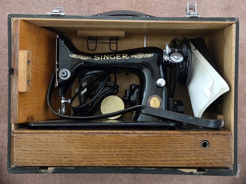 Vintage 1951 singer - 1951, 99k.